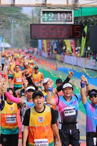 BIB: 42195, 65015, 40821, 46586, 43035
                            <button type="button" onclick="openModal(9513090)" class="btn btn-primary btn-sm float-right btn-popup" data-toggle="modal" data-target=".modal-high-quality">
                        <i class="fas fa-shopping-cart"></i> Add to Cart
                    </button>
                                            <button type="button" onclick="isThisMe(9513090, true)" class="btn btn-success btn-sm float-right btn-popup btn-isme hidden" data-toggle="tooltip" data-placement="bottom" title="นี่คือรูปของคุณใช่ไหม คลิกที่นี่เพื่อเอาเข้าอัลบั้ม">
                        <i class="fas fa-plus"></i> Add to album
                    </button>
                    <button type="button" onclick="isThisMe(9513090, false)" class="btn btn-warning btn-sm float-right btn-popup btn-isnotme hidden">
                        <i class="fas fa-ban"></i> Remove from album
                    </button>