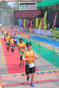 BIB: 42195, 354
                            <button type="button" onclick="openModal(9469459)" class="btn btn-primary btn-sm float-right btn-popup" data-toggle="modal" data-target=".modal-high-quality">
                        <i class="fas fa-shopping-cart"></i> Add to Cart
                    </button>
                                            <button type="button" onclick="isThisMe(9469459, true)" class="btn btn-success btn-sm float-right btn-popup btn-isme hidden" data-toggle="tooltip" data-placement="bottom" title="นี่คือรูปของคุณใช่ไหม คลิกที่นี่เพื่อเอาเข้าอัลบั้ม">
                        <i class="fas fa-plus"></i> Add to album
                    </button>
                    <button type="button" onclick="isThisMe(9469459, false)" class="btn btn-warning btn-sm float-right btn-popup btn-isnotme hidden">
                        <i class="fas fa-ban"></i> Remove from album
                    </button>