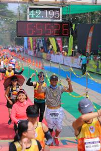 BIB: 42195, 65626, 42673, 4890
                            <button type="button" onclick="openModal(9513161)" class="btn btn-primary btn-sm float-right btn-popup" data-toggle="modal" data-target=".modal-high-quality">
                        <i class="fas fa-shopping-cart"></i> Add to Cart
                    </button>
                                            <button type="button" onclick="isThisMe(9513161, true)" class="btn btn-success btn-sm float-right btn-popup btn-isme hidden" data-toggle="tooltip" data-placement="bottom" title="นี่คือรูปของคุณใช่ไหม คลิกที่นี่เพื่อเอาเข้าอัลบั้ม">
                        <i class="fas fa-plus"></i> Add to album
                    </button>
                    <button type="button" onclick="isThisMe(9513161, false)" class="btn btn-warning btn-sm float-right btn-popup btn-isnotme hidden">
                        <i class="fas fa-ban"></i> Remove from album
                    </button>