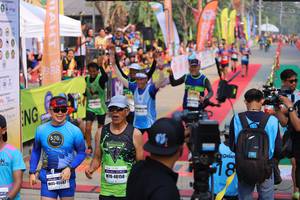 BIB: 500, 48158, 45587
                            <button type="button" onclick="openModal(9155601)" class="btn btn-primary btn-sm float-right btn-popup" data-toggle="modal" data-target=".modal-high-quality">
                        <i class="fas fa-shopping-cart"></i> Add to Cart
                    </button>
                                            <button type="button" onclick="isThisMe(9155601, true)" class="btn btn-success btn-sm float-right btn-popup btn-isme hidden" data-toggle="tooltip" data-placement="bottom" title="นี่คือรูปของคุณใช่ไหม คลิกที่นี่เพื่อเอาเข้าอัลบั้ม">
                        <i class="fas fa-plus"></i> Add to album
                    </button>
                    <button type="button" onclick="isThisMe(9155601, false)" class="btn btn-warning btn-sm float-right btn-popup btn-isnotme hidden">
                        <i class="fas fa-ban"></i> Remove from album
                    </button>