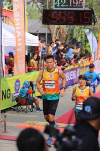 BIB: 42195, 35515, 48331, 0254
                            <button type="button" onclick="openModal(9155201)" class="btn btn-primary btn-sm float-right btn-popup" data-toggle="modal" data-target=".modal-high-quality">
                        <i class="fas fa-shopping-cart"></i> Add to Cart
                    </button>
                                            <button type="button" onclick="isThisMe(9155201, true)" class="btn btn-success btn-sm float-right btn-popup btn-isme hidden" data-toggle="tooltip" data-placement="bottom" title="นี่คือรูปของคุณใช่ไหม คลิกที่นี่เพื่อเอาเข้าอัลบั้ม">
                        <i class="fas fa-plus"></i> Add to album
                    </button>
                    <button type="button" onclick="isThisMe(9155201, false)" class="btn btn-warning btn-sm float-right btn-popup btn-isnotme hidden">
                        <i class="fas fa-ban"></i> Remove from album
                    </button>