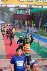 BIB: 42195, 55840, 470, 48438
                            <button type="button" onclick="openModal(9514069)" class="btn btn-primary btn-sm float-right btn-popup" data-toggle="modal" data-target=".modal-high-quality">
                        <i class="fas fa-shopping-cart"></i> Add to Cart
                    </button>
                                            <button type="button" onclick="isThisMe(9514069, true)" class="btn btn-success btn-sm float-right btn-popup btn-isme hidden" data-toggle="tooltip" data-placement="bottom" title="นี่คือรูปของคุณใช่ไหม คลิกที่นี่เพื่อเอาเข้าอัลบั้ม">
                        <i class="fas fa-plus"></i> Add to album
                    </button>
                    <button type="button" onclick="isThisMe(9514069, false)" class="btn btn-warning btn-sm float-right btn-popup btn-isnotme hidden">
                        <i class="fas fa-ban"></i> Remove from album
                    </button>