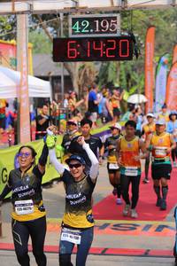 BIB: 42195, 61420, 48275, 138
                            <button type="button" onclick="openModal(9416542)" class="btn btn-primary btn-sm float-right btn-popup" data-toggle="modal" data-target=".modal-high-quality">
                        <i class="fas fa-shopping-cart"></i> Add to Cart
                    </button>
                                            <button type="button" onclick="isThisMe(9416542, true)" class="btn btn-success btn-sm float-right btn-popup btn-isme hidden" data-toggle="tooltip" data-placement="bottom" title="นี่คือรูปของคุณใช่ไหม คลิกที่นี่เพื่อเอาเข้าอัลบั้ม">
                        <i class="fas fa-plus"></i> Add to album
                    </button>
                    <button type="button" onclick="isThisMe(9416542, false)" class="btn btn-warning btn-sm float-right btn-popup btn-isnotme hidden">
                        <i class="fas fa-ban"></i> Remove from album
                    </button>