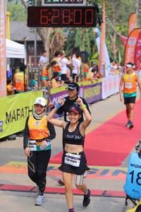 BIB: 2800, 0135, 45041
                            <button type="button" onclick="openModal(9444418)" class="btn btn-primary btn-sm float-right btn-popup" data-toggle="modal" data-target=".modal-high-quality">
                        <i class="fas fa-shopping-cart"></i> Add to Cart
                    </button>
                                            <button type="button" onclick="isThisMe(9444418, true)" class="btn btn-success btn-sm float-right btn-popup btn-isme hidden" data-toggle="tooltip" data-placement="bottom" title="นี่คือรูปของคุณใช่ไหม คลิกที่นี่เพื่อเอาเข้าอัลบั้ม">
                        <i class="fas fa-plus"></i> Add to album
                    </button>
                    <button type="button" onclick="isThisMe(9444418, false)" class="btn btn-warning btn-sm float-right btn-popup btn-isnotme hidden">
                        <i class="fas fa-ban"></i> Remove from album
                    </button>