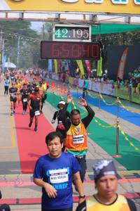 BIB: 42195, 65040, 48438
                            <button type="button" onclick="openModal(9514062)" class="btn btn-primary btn-sm float-right btn-popup" data-toggle="modal" data-target=".modal-high-quality">
                        <i class="fas fa-shopping-cart"></i> Add to Cart
                    </button>
                                            <button type="button" onclick="isThisMe(9514062, true)" class="btn btn-success btn-sm float-right btn-popup btn-isme hidden" data-toggle="tooltip" data-placement="bottom" title="นี่คือรูปของคุณใช่ไหม คลิกที่นี่เพื่อเอาเข้าอัลบั้ม">
                        <i class="fas fa-plus"></i> Add to album
                    </button>
                    <button type="button" onclick="isThisMe(9514062, false)" class="btn btn-warning btn-sm float-right btn-popup btn-isnotme hidden">
                        <i class="fas fa-ban"></i> Remove from album
                    </button>