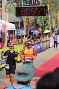 BIB: 42195, 80954, 47589
                            <button type="button" onclick="openModal(9349725)" class="btn btn-primary btn-sm float-right btn-popup" data-toggle="modal" data-target=".modal-high-quality">
                        <i class="fas fa-shopping-cart"></i> Add to Cart
                    </button>
                                            <button type="button" onclick="isThisMe(9349725, true)" class="btn btn-success btn-sm float-right btn-popup btn-isme hidden" data-toggle="tooltip" data-placement="bottom" title="นี่คือรูปของคุณใช่ไหม คลิกที่นี่เพื่อเอาเข้าอัลบั้ม">
                        <i class="fas fa-plus"></i> Add to album
                    </button>
                    <button type="button" onclick="isThisMe(9349725, false)" class="btn btn-warning btn-sm float-right btn-popup btn-isnotme hidden">
                        <i class="fas fa-ban"></i> Remove from album
                    </button>