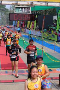 BIB: 42195, 6589, 4650
                            <button type="button" onclick="openModal(9512722)" class="btn btn-primary btn-sm float-right btn-popup" data-toggle="modal" data-target=".modal-high-quality">
                        <i class="fas fa-shopping-cart"></i> Add to Cart
                    </button>
                                            <button type="button" onclick="isThisMe(9512722, true)" class="btn btn-success btn-sm float-right btn-popup btn-isme hidden" data-toggle="tooltip" data-placement="bottom" title="นี่คือรูปของคุณใช่ไหม คลิกที่นี่เพื่อเอาเข้าอัลบั้ม">
                        <i class="fas fa-plus"></i> Add to album
                    </button>
                    <button type="button" onclick="isThisMe(9512722, false)" class="btn btn-warning btn-sm float-right btn-popup btn-isnotme hidden">
                        <i class="fas fa-ban"></i> Remove from album
                    </button>