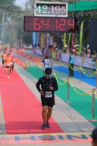 BIB: 42195
                            <button type="button" onclick="openModal(9482012)" class="btn btn-primary btn-sm float-right btn-popup" data-toggle="modal" data-target=".modal-high-quality">
                        <i class="fas fa-shopping-cart"></i> Add to Cart
                    </button>
                                            <button type="button" onclick="isThisMe(9482012, true)" class="btn btn-success btn-sm float-right btn-popup btn-isme hidden" data-toggle="tooltip" data-placement="bottom" title="นี่คือรูปของคุณใช่ไหม คลิกที่นี่เพื่อเอาเข้าอัลบั้ม">
                        <i class="fas fa-plus"></i> Add to album
                    </button>
                    <button type="button" onclick="isThisMe(9482012, false)" class="btn btn-warning btn-sm float-right btn-popup btn-isnotme hidden">
                        <i class="fas fa-ban"></i> Remove from album
                    </button>