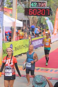 BIB: 42195, 6020, 45051
                            <button type="button" onclick="openModal(9323788)" class="btn btn-primary btn-sm float-right btn-popup" data-toggle="modal" data-target=".modal-high-quality">
                        <i class="fas fa-shopping-cart"></i> Add to Cart
                    </button>
                                            <button type="button" onclick="isThisMe(9323788, true)" class="btn btn-success btn-sm float-right btn-popup btn-isme hidden" data-toggle="tooltip" data-placement="bottom" title="นี่คือรูปของคุณใช่ไหม คลิกที่นี่เพื่อเอาเข้าอัลบั้ม">
                        <i class="fas fa-plus"></i> Add to album
                    </button>
                    <button type="button" onclick="isThisMe(9323788, false)" class="btn btn-warning btn-sm float-right btn-popup btn-isnotme hidden">
                        <i class="fas fa-ban"></i> Remove from album
                    </button>