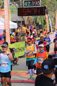 BIB: 42195, 547, 41856, 46143
                            <button type="button" onclick="openModal(9149759)" class="btn btn-primary btn-sm float-right btn-popup" data-toggle="modal" data-target=".modal-high-quality">
                        <i class="fas fa-shopping-cart"></i> Add to Cart
                    </button>
                                            <button type="button" onclick="isThisMe(9149759, true)" class="btn btn-success btn-sm float-right btn-popup btn-isme hidden" data-toggle="tooltip" data-placement="bottom" title="นี่คือรูปของคุณใช่ไหม คลิกที่นี่เพื่อเอาเข้าอัลบั้ม">
                        <i class="fas fa-plus"></i> Add to album
                    </button>
                    <button type="button" onclick="isThisMe(9149759, false)" class="btn btn-warning btn-sm float-right btn-popup btn-isnotme hidden">
                        <i class="fas fa-ban"></i> Remove from album
                    </button>