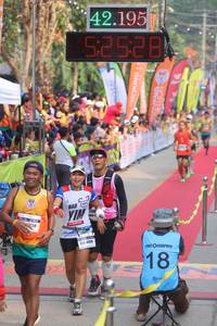 BIB: 42195, 52528, 420
                            <button type="button" onclick="openModal(9133331)" class="btn btn-primary btn-sm float-right btn-popup" data-toggle="modal" data-target=".modal-high-quality">
                        <i class="fas fa-shopping-cart"></i> Add to Cart
                    </button>
                                            <button type="button" onclick="isThisMe(9133331, true)" class="btn btn-success btn-sm float-right btn-popup btn-isme hidden" data-toggle="tooltip" data-placement="bottom" title="นี่คือรูปของคุณใช่ไหม คลิกที่นี่เพื่อเอาเข้าอัลบั้ม">
                        <i class="fas fa-plus"></i> Add to album
                    </button>
                    <button type="button" onclick="isThisMe(9133331, false)" class="btn btn-warning btn-sm float-right btn-popup btn-isnotme hidden">
                        <i class="fas fa-ban"></i> Remove from album
                    </button>