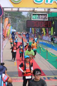 BIB: 42195, 10020, 700
                            <button type="button" onclick="openModal(9514435)" class="btn btn-primary btn-sm float-right btn-popup" data-toggle="modal" data-target=".modal-high-quality">
                        <i class="fas fa-shopping-cart"></i> Add to Cart
                    </button>
                                            <button type="button" onclick="isThisMe(9514435, true)" class="btn btn-success btn-sm float-right btn-popup btn-isme hidden" data-toggle="tooltip" data-placement="bottom" title="นี่คือรูปของคุณใช่ไหม คลิกที่นี่เพื่อเอาเข้าอัลบั้ม">
                        <i class="fas fa-plus"></i> Add to album
                    </button>
                    <button type="button" onclick="isThisMe(9514435, false)" class="btn btn-warning btn-sm float-right btn-popup btn-isnotme hidden">
                        <i class="fas fa-ban"></i> Remove from album
                    </button>