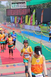 BIB: 42195, 350, 41325
                            <button type="button" onclick="openModal(9469786)" class="btn btn-primary btn-sm float-right btn-popup" data-toggle="modal" data-target=".modal-high-quality">
                        <i class="fas fa-shopping-cart"></i> Add to Cart
                    </button>
                                            <button type="button" onclick="isThisMe(9469786, true)" class="btn btn-success btn-sm float-right btn-popup btn-isme hidden" data-toggle="tooltip" data-placement="bottom" title="นี่คือรูปของคุณใช่ไหม คลิกที่นี่เพื่อเอาเข้าอัลบั้ม">
                        <i class="fas fa-plus"></i> Add to album
                    </button>
                    <button type="button" onclick="isThisMe(9469786, false)" class="btn btn-warning btn-sm float-right btn-popup btn-isnotme hidden">
                        <i class="fas fa-ban"></i> Remove from album
                    </button>