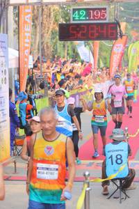 BIB: 42195, 52846, 0343, 472
                            <button type="button" onclick="openModal(9137248)" class="btn btn-primary btn-sm float-right btn-popup" data-toggle="modal" data-target=".modal-high-quality">
                        <i class="fas fa-shopping-cart"></i> Add to Cart
                    </button>
                                            <button type="button" onclick="isThisMe(9137248, true)" class="btn btn-success btn-sm float-right btn-popup btn-isme hidden" data-toggle="tooltip" data-placement="bottom" title="นี่คือรูปของคุณใช่ไหม คลิกที่นี่เพื่อเอาเข้าอัลบั้ม">
                        <i class="fas fa-plus"></i> Add to album
                    </button>
                    <button type="button" onclick="isThisMe(9137248, false)" class="btn btn-warning btn-sm float-right btn-popup btn-isnotme hidden">
                        <i class="fas fa-ban"></i> Remove from album
                    </button>
