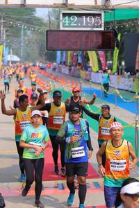 BIB: 42195, 42930, 41190
                            <button type="button" onclick="openModal(9512931)" class="btn btn-primary btn-sm float-right btn-popup" data-toggle="modal" data-target=".modal-high-quality">
                        <i class="fas fa-shopping-cart"></i> Add to Cart
                    </button>
                                            <button type="button" onclick="isThisMe(9512931, true)" class="btn btn-success btn-sm float-right btn-popup btn-isme hidden" data-toggle="tooltip" data-placement="bottom" title="นี่คือรูปของคุณใช่ไหม คลิกที่นี่เพื่อเอาเข้าอัลบั้ม">
                        <i class="fas fa-plus"></i> Add to album
                    </button>
                    <button type="button" onclick="isThisMe(9512931, false)" class="btn btn-warning btn-sm float-right btn-popup btn-isnotme hidden">
                        <i class="fas fa-ban"></i> Remove from album
                    </button>