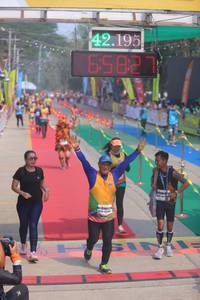 BIB: 42195, 65827
                            <button type="button" onclick="openModal(9514028)" class="btn btn-primary btn-sm float-right btn-popup" data-toggle="modal" data-target=".modal-high-quality">
                        <i class="fas fa-shopping-cart"></i> Add to Cart
                    </button>
                                            <button type="button" onclick="isThisMe(9514028, true)" class="btn btn-success btn-sm float-right btn-popup btn-isme hidden" data-toggle="tooltip" data-placement="bottom" title="นี่คือรูปของคุณใช่ไหม คลิกที่นี่เพื่อเอาเข้าอัลบั้ม">
                        <i class="fas fa-plus"></i> Add to album
                    </button>
                    <button type="button" onclick="isThisMe(9514028, false)" class="btn btn-warning btn-sm float-right btn-popup btn-isnotme hidden">
                        <i class="fas fa-ban"></i> Remove from album
                    </button>