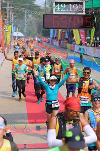 BIB: 42195, 645
                            <button type="button" onclick="openModal(9512917)" class="btn btn-primary btn-sm float-right btn-popup" data-toggle="modal" data-target=".modal-high-quality">
                        <i class="fas fa-shopping-cart"></i> Add to Cart
                    </button>
                                            <button type="button" onclick="isThisMe(9512917, true)" class="btn btn-success btn-sm float-right btn-popup btn-isme hidden" data-toggle="tooltip" data-placement="bottom" title="นี่คือรูปของคุณใช่ไหม คลิกที่นี่เพื่อเอาเข้าอัลบั้ม">
                        <i class="fas fa-plus"></i> Add to album
                    </button>
                    <button type="button" onclick="isThisMe(9512917, false)" class="btn btn-warning btn-sm float-right btn-popup btn-isnotme hidden">
                        <i class="fas fa-ban"></i> Remove from album
                    </button>