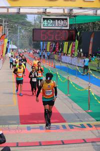 BIB: 42195, 620
                            <button type="button" onclick="openModal(9492943)" class="btn btn-primary btn-sm float-right btn-popup" data-toggle="modal" data-target=".modal-high-quality">
                        <i class="fas fa-shopping-cart"></i> Add to Cart
                    </button>
                                            <button type="button" onclick="isThisMe(9492943, true)" class="btn btn-success btn-sm float-right btn-popup btn-isme hidden" data-toggle="tooltip" data-placement="bottom" title="นี่คือรูปของคุณใช่ไหม คลิกที่นี่เพื่อเอาเข้าอัลบั้ม">
                        <i class="fas fa-plus"></i> Add to album
                    </button>
                    <button type="button" onclick="isThisMe(9492943, false)" class="btn btn-warning btn-sm float-right btn-popup btn-isnotme hidden">
                        <i class="fas fa-ban"></i> Remove from album
                    </button>