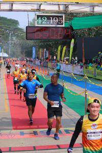 BIB: 42195, 6500, 40080, 42324
                            <button type="button" onclick="openModal(9490907)" class="btn btn-primary btn-sm float-right btn-popup" data-toggle="modal" data-target=".modal-high-quality">
                        <i class="fas fa-shopping-cart"></i> Add to Cart
                    </button>
                                            <button type="button" onclick="isThisMe(9490907, true)" class="btn btn-success btn-sm float-right btn-popup btn-isme hidden" data-toggle="tooltip" data-placement="bottom" title="นี่คือรูปของคุณใช่ไหม คลิกที่นี่เพื่อเอาเข้าอัลบั้ม">
                        <i class="fas fa-plus"></i> Add to album
                    </button>
                    <button type="button" onclick="isThisMe(9490907, false)" class="btn btn-warning btn-sm float-right btn-popup btn-isnotme hidden">
                        <i class="fas fa-ban"></i> Remove from album
                    </button>