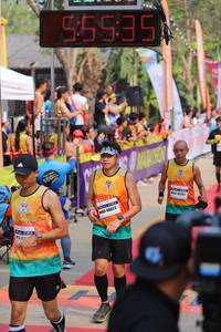 BIB: 5535, 500, 46623
                            <button type="button" onclick="openModal(9155418)" class="btn btn-primary btn-sm float-right btn-popup" data-toggle="modal" data-target=".modal-high-quality">
                        <i class="fas fa-shopping-cart"></i> Add to Cart
                    </button>
                                            <button type="button" onclick="isThisMe(9155418, true)" class="btn btn-success btn-sm float-right btn-popup btn-isme hidden" data-toggle="tooltip" data-placement="bottom" title="นี่คือรูปของคุณใช่ไหม คลิกที่นี่เพื่อเอาเข้าอัลบั้ม">
                        <i class="fas fa-plus"></i> Add to album
                    </button>
                    <button type="button" onclick="isThisMe(9155418, false)" class="btn btn-warning btn-sm float-right btn-popup btn-isnotme hidden">
                        <i class="fas fa-ban"></i> Remove from album
                    </button>