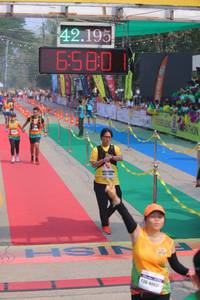 BIB: 42195, 6580, 4063
                            <button type="button" onclick="openModal(9513974)" class="btn btn-primary btn-sm float-right btn-popup" data-toggle="modal" data-target=".modal-high-quality">
                        <i class="fas fa-shopping-cart"></i> Add to Cart
                    </button>
                                            <button type="button" onclick="isThisMe(9513974, true)" class="btn btn-success btn-sm float-right btn-popup btn-isme hidden" data-toggle="tooltip" data-placement="bottom" title="นี่คือรูปของคุณใช่ไหม คลิกที่นี่เพื่อเอาเข้าอัลบั้ม">
                        <i class="fas fa-plus"></i> Add to album
                    </button>
                    <button type="button" onclick="isThisMe(9513974, false)" class="btn btn-warning btn-sm float-right btn-popup btn-isnotme hidden">
                        <i class="fas fa-ban"></i> Remove from album
                    </button>