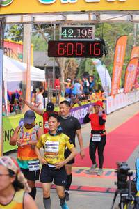 BIB: 42195, 600, 41566
                            <button type="button" onclick="openModal(9156657)" class="btn btn-primary btn-sm float-right btn-popup" data-toggle="modal" data-target=".modal-high-quality">
                        <i class="fas fa-shopping-cart"></i> Add to Cart
                    </button>
                                            <button type="button" onclick="isThisMe(9156657, true)" class="btn btn-success btn-sm float-right btn-popup btn-isme hidden" data-toggle="tooltip" data-placement="bottom" title="นี่คือรูปของคุณใช่ไหม คลิกที่นี่เพื่อเอาเข้าอัลบั้ม">
                        <i class="fas fa-plus"></i> Add to album
                    </button>
                    <button type="button" onclick="isThisMe(9156657, false)" class="btn btn-warning btn-sm float-right btn-popup btn-isnotme hidden">
                        <i class="fas fa-ban"></i> Remove from album
                    </button>
