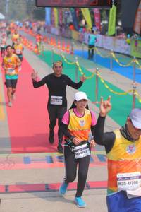 BIB: 45372, 47200
                            <button type="button" onclick="openModal(9513490)" class="btn btn-primary btn-sm float-right btn-popup" data-toggle="modal" data-target=".modal-high-quality">
                        <i class="fas fa-shopping-cart"></i> Add to Cart
                    </button>
                                            <button type="button" onclick="isThisMe(9513490, true)" class="btn btn-success btn-sm float-right btn-popup btn-isme hidden" data-toggle="tooltip" data-placement="bottom" title="นี่คือรูปของคุณใช่ไหม คลิกที่นี่เพื่อเอาเข้าอัลบั้ม">
                        <i class="fas fa-plus"></i> Add to album
                    </button>
                    <button type="button" onclick="isThisMe(9513490, false)" class="btn btn-warning btn-sm float-right btn-popup btn-isnotme hidden">
                        <i class="fas fa-ban"></i> Remove from album
                    </button>