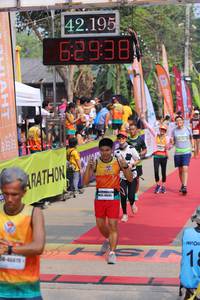 BIB: 42195, 62938
                            <button type="button" onclick="openModal(9455113)" class="btn btn-primary btn-sm float-right btn-popup" data-toggle="modal" data-target=".modal-high-quality">
                        <i class="fas fa-shopping-cart"></i> Add to Cart
                    </button>
                                            <button type="button" onclick="isThisMe(9455113, true)" class="btn btn-success btn-sm float-right btn-popup btn-isme hidden" data-toggle="tooltip" data-placement="bottom" title="นี่คือรูปของคุณใช่ไหม คลิกที่นี่เพื่อเอาเข้าอัลบั้ม">
                        <i class="fas fa-plus"></i> Add to album
                    </button>
                    <button type="button" onclick="isThisMe(9455113, false)" class="btn btn-warning btn-sm float-right btn-popup btn-isnotme hidden">
                        <i class="fas fa-ban"></i> Remove from album
                    </button>