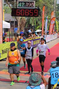 BIB: 42195, 60859, 48054, 0822
                            <button type="button" onclick="openModal(9344268)" class="btn btn-primary btn-sm float-right btn-popup" data-toggle="modal" data-target=".modal-high-quality">
                        <i class="fas fa-shopping-cart"></i> Add to Cart
                    </button>
                                            <button type="button" onclick="isThisMe(9344268, true)" class="btn btn-success btn-sm float-right btn-popup btn-isme hidden" data-toggle="tooltip" data-placement="bottom" title="นี่คือรูปของคุณใช่ไหม คลิกที่นี่เพื่อเอาเข้าอัลบั้ม">
                        <i class="fas fa-plus"></i> Add to album
                    </button>
                    <button type="button" onclick="isThisMe(9344268, false)" class="btn btn-warning btn-sm float-right btn-popup btn-isnotme hidden">
                        <i class="fas fa-ban"></i> Remove from album
                    </button>