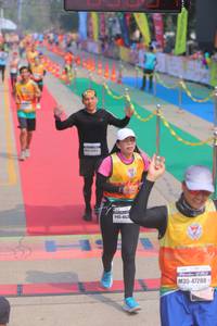 BIB: 453, 47200
                            <button type="button" onclick="openModal(9513482)" class="btn btn-primary btn-sm float-right btn-popup" data-toggle="modal" data-target=".modal-high-quality">
                        <i class="fas fa-shopping-cart"></i> Add to Cart
                    </button>
                                            <button type="button" onclick="isThisMe(9513482, true)" class="btn btn-success btn-sm float-right btn-popup btn-isme hidden" data-toggle="tooltip" data-placement="bottom" title="นี่คือรูปของคุณใช่ไหม คลิกที่นี่เพื่อเอาเข้าอัลบั้ม">
                        <i class="fas fa-plus"></i> Add to album
                    </button>
                    <button type="button" onclick="isThisMe(9513482, false)" class="btn btn-warning btn-sm float-right btn-popup btn-isnotme hidden">
                        <i class="fas fa-ban"></i> Remove from album
                    </button>