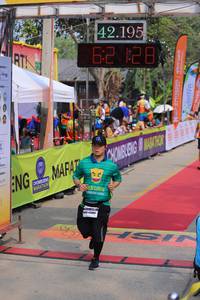 BIB: 42195, 128, 4384
                            <button type="button" onclick="openModal(9432856)" class="btn btn-primary btn-sm float-right btn-popup" data-toggle="modal" data-target=".modal-high-quality">
                        <i class="fas fa-shopping-cart"></i> Add to Cart
                    </button>
                                            <button type="button" onclick="isThisMe(9432856, true)" class="btn btn-success btn-sm float-right btn-popup btn-isme hidden" data-toggle="tooltip" data-placement="bottom" title="นี่คือรูปของคุณใช่ไหม คลิกที่นี่เพื่อเอาเข้าอัลบั้ม">
                        <i class="fas fa-plus"></i> Add to album
                    </button>
                    <button type="button" onclick="isThisMe(9432856, false)" class="btn btn-warning btn-sm float-right btn-popup btn-isnotme hidden">
                        <i class="fas fa-ban"></i> Remove from album
                    </button>