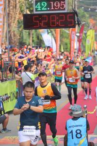 BIB: 42195, 45996, 45976
                            <button type="button" onclick="openModal(9136793)" class="btn btn-primary btn-sm float-right btn-popup" data-toggle="modal" data-target=".modal-high-quality">
                        <i class="fas fa-shopping-cart"></i> Add to Cart
                    </button>
                                            <button type="button" onclick="isThisMe(9136793, true)" class="btn btn-success btn-sm float-right btn-popup btn-isme hidden" data-toggle="tooltip" data-placement="bottom" title="นี่คือรูปของคุณใช่ไหม คลิกที่นี่เพื่อเอาเข้าอัลบั้ม">
                        <i class="fas fa-plus"></i> Add to album
                    </button>
                    <button type="button" onclick="isThisMe(9136793, false)" class="btn btn-warning btn-sm float-right btn-popup btn-isnotme hidden">
                        <i class="fas fa-ban"></i> Remove from album
                    </button>