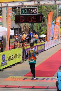 BIB: 42195, 6165
                            <button type="button" onclick="openModal(9423561)" class="btn btn-primary btn-sm float-right btn-popup" data-toggle="modal" data-target=".modal-high-quality">
                        <i class="fas fa-shopping-cart"></i> Add to Cart
                    </button>
                                            <button type="button" onclick="isThisMe(9423561, true)" class="btn btn-success btn-sm float-right btn-popup btn-isme hidden" data-toggle="tooltip" data-placement="bottom" title="นี่คือรูปของคุณใช่ไหม คลิกที่นี่เพื่อเอาเข้าอัลบั้ม">
                        <i class="fas fa-plus"></i> Add to album
                    </button>
                    <button type="button" onclick="isThisMe(9423561, false)" class="btn btn-warning btn-sm float-right btn-popup btn-isnotme hidden">
                        <i class="fas fa-ban"></i> Remove from album
                    </button>