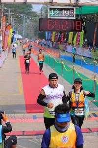 BIB: 42195, 65218, 4034
                            <button type="button" onclick="openModal(9493361)" class="btn btn-primary btn-sm float-right btn-popup" data-toggle="modal" data-target=".modal-high-quality">
                        <i class="fas fa-shopping-cart"></i> Add to Cart
                    </button>
                                            <button type="button" onclick="isThisMe(9493361, true)" class="btn btn-success btn-sm float-right btn-popup btn-isme hidden" data-toggle="tooltip" data-placement="bottom" title="นี่คือรูปของคุณใช่ไหม คลิกที่นี่เพื่อเอาเข้าอัลบั้ม">
                        <i class="fas fa-plus"></i> Add to album
                    </button>
                    <button type="button" onclick="isThisMe(9493361, false)" class="btn btn-warning btn-sm float-right btn-popup btn-isnotme hidden">
                        <i class="fas fa-ban"></i> Remove from album
                    </button>