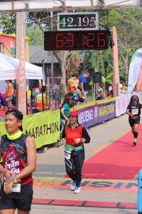 BIB: 42195, 126
                            <button type="button" onclick="openModal(9464734)" class="btn btn-primary btn-sm float-right btn-popup" data-toggle="modal" data-target=".modal-high-quality">
                        <i class="fas fa-shopping-cart"></i> Add to Cart
                    </button>
                                            <button type="button" onclick="isThisMe(9464734, true)" class="btn btn-success btn-sm float-right btn-popup btn-isme hidden" data-toggle="tooltip" data-placement="bottom" title="นี่คือรูปของคุณใช่ไหม คลิกที่นี่เพื่อเอาเข้าอัลบั้ม">
                        <i class="fas fa-plus"></i> Add to album
                    </button>
                    <button type="button" onclick="isThisMe(9464734, false)" class="btn btn-warning btn-sm float-right btn-popup btn-isnotme hidden">
                        <i class="fas fa-ban"></i> Remove from album
                    </button>