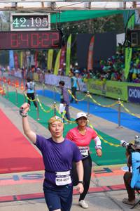 BIB: 42195
                            <button type="button" onclick="openModal(9479192)" class="btn btn-primary btn-sm float-right btn-popup" data-toggle="modal" data-target=".modal-high-quality">
                        <i class="fas fa-shopping-cart"></i> Add to Cart
                    </button>
                                            <button type="button" onclick="isThisMe(9479192, true)" class="btn btn-success btn-sm float-right btn-popup btn-isme hidden" data-toggle="tooltip" data-placement="bottom" title="นี่คือรูปของคุณใช่ไหม คลิกที่นี่เพื่อเอาเข้าอัลบั้ม">
                        <i class="fas fa-plus"></i> Add to album
                    </button>
                    <button type="button" onclick="isThisMe(9479192, false)" class="btn btn-warning btn-sm float-right btn-popup btn-isnotme hidden">
                        <i class="fas fa-ban"></i> Remove from album
                    </button>