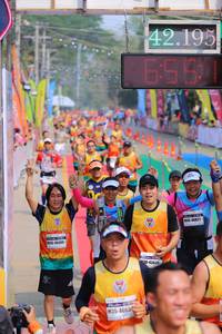 BIB: 42195, 656, 40821, 43035, 4663
                            <button type="button" onclick="openModal(9513076)" class="btn btn-primary btn-sm float-right btn-popup" data-toggle="modal" data-target=".modal-high-quality">
                        <i class="fas fa-shopping-cart"></i> Add to Cart
                    </button>
                                            <button type="button" onclick="isThisMe(9513076, true)" class="btn btn-success btn-sm float-right btn-popup btn-isme hidden" data-toggle="tooltip" data-placement="bottom" title="นี่คือรูปของคุณใช่ไหม คลิกที่นี่เพื่อเอาเข้าอัลบั้ม">
                        <i class="fas fa-plus"></i> Add to album
                    </button>
                    <button type="button" onclick="isThisMe(9513076, false)" class="btn btn-warning btn-sm float-right btn-popup btn-isnotme hidden">
                        <i class="fas fa-ban"></i> Remove from album
                    </button>