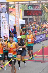 BIB: 42195, 52204, 060
                            <button type="button" onclick="openModal(9131834)" class="btn btn-primary btn-sm float-right btn-popup" data-toggle="modal" data-target=".modal-high-quality">
                        <i class="fas fa-shopping-cart"></i> Add to Cart
                    </button>
                                            <button type="button" onclick="isThisMe(9131834, true)" class="btn btn-success btn-sm float-right btn-popup btn-isme hidden" data-toggle="tooltip" data-placement="bottom" title="นี่คือรูปของคุณใช่ไหม คลิกที่นี่เพื่อเอาเข้าอัลบั้ม">
                        <i class="fas fa-plus"></i> Add to album
                    </button>
                    <button type="button" onclick="isThisMe(9131834, false)" class="btn btn-warning btn-sm float-right btn-popup btn-isnotme hidden">
                        <i class="fas fa-ban"></i> Remove from album
                    </button>