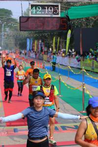 BIB: 42195, 6509, 412
                            <button type="button" onclick="openModal(9492084)" class="btn btn-primary btn-sm float-right btn-popup" data-toggle="modal" data-target=".modal-high-quality">
                        <i class="fas fa-shopping-cart"></i> Add to Cart
                    </button>
                                            <button type="button" onclick="isThisMe(9492084, true)" class="btn btn-success btn-sm float-right btn-popup btn-isme hidden" data-toggle="tooltip" data-placement="bottom" title="นี่คือรูปของคุณใช่ไหม คลิกที่นี่เพื่อเอาเข้าอัลบั้ม">
                        <i class="fas fa-plus"></i> Add to album
                    </button>
                    <button type="button" onclick="isThisMe(9492084, false)" class="btn btn-warning btn-sm float-right btn-popup btn-isnotme hidden">
                        <i class="fas fa-ban"></i> Remove from album
                    </button>