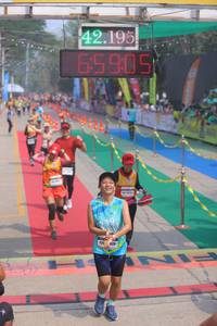 BIB: 42195, 65905, 239
                            <button type="button" onclick="openModal(9514143)" class="btn btn-primary btn-sm float-right btn-popup" data-toggle="modal" data-target=".modal-high-quality">
                        <i class="fas fa-shopping-cart"></i> Add to Cart
                    </button>
                                            <button type="button" onclick="isThisMe(9514143, true)" class="btn btn-success btn-sm float-right btn-popup btn-isme hidden" data-toggle="tooltip" data-placement="bottom" title="นี่คือรูปของคุณใช่ไหม คลิกที่นี่เพื่อเอาเข้าอัลบั้ม">
                        <i class="fas fa-plus"></i> Add to album
                    </button>
                    <button type="button" onclick="isThisMe(9514143, false)" class="btn btn-warning btn-sm float-right btn-popup btn-isnotme hidden">
                        <i class="fas fa-ban"></i> Remove from album
                    </button>