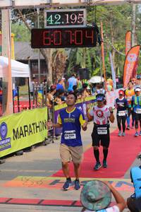 BIB: 42195, 60104
                            <button type="button" onclick="openModal(9338462)" class="btn btn-primary btn-sm float-right btn-popup" data-toggle="modal" data-target=".modal-high-quality">
                        <i class="fas fa-shopping-cart"></i> Add to Cart
                    </button>
                                            <button type="button" onclick="isThisMe(9338462, true)" class="btn btn-success btn-sm float-right btn-popup btn-isme hidden" data-toggle="tooltip" data-placement="bottom" title="นี่คือรูปของคุณใช่ไหม คลิกที่นี่เพื่อเอาเข้าอัลบั้ม">
                        <i class="fas fa-plus"></i> Add to album
                    </button>
                    <button type="button" onclick="isThisMe(9338462, false)" class="btn btn-warning btn-sm float-right btn-popup btn-isnotme hidden">
                        <i class="fas fa-ban"></i> Remove from album
                    </button>