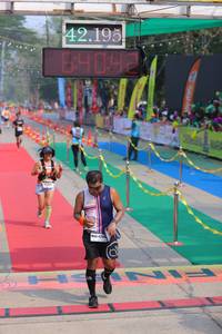 BIB: 42195, 4092, 425
                            <button type="button" onclick="openModal(9479548)" class="btn btn-primary btn-sm float-right btn-popup" data-toggle="modal" data-target=".modal-high-quality">
                        <i class="fas fa-shopping-cart"></i> Add to Cart
                    </button>
                                            <button type="button" onclick="isThisMe(9479548, true)" class="btn btn-success btn-sm float-right btn-popup btn-isme hidden" data-toggle="tooltip" data-placement="bottom" title="นี่คือรูปของคุณใช่ไหม คลิกที่นี่เพื่อเอาเข้าอัลบั้ม">
                        <i class="fas fa-plus"></i> Add to album
                    </button>
                    <button type="button" onclick="isThisMe(9479548, false)" class="btn btn-warning btn-sm float-right btn-popup btn-isnotme hidden">
                        <i class="fas fa-ban"></i> Remove from album
                    </button>