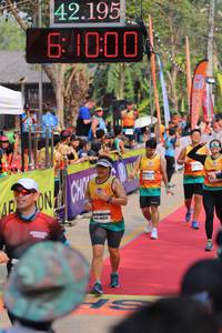 BIB: 42195, 61000, 4620
                            <button type="button" onclick="openModal(9349803)" class="btn btn-primary btn-sm float-right btn-popup" data-toggle="modal" data-target=".modal-high-quality">
                        <i class="fas fa-shopping-cart"></i> Add to Cart
                    </button>
                                            <button type="button" onclick="isThisMe(9349803, true)" class="btn btn-success btn-sm float-right btn-popup btn-isme hidden" data-toggle="tooltip" data-placement="bottom" title="นี่คือรูปของคุณใช่ไหม คลิกที่นี่เพื่อเอาเข้าอัลบั้ม">
                        <i class="fas fa-plus"></i> Add to album
                    </button>
                    <button type="button" onclick="isThisMe(9349803, false)" class="btn btn-warning btn-sm float-right btn-popup btn-isnotme hidden">
                        <i class="fas fa-ban"></i> Remove from album
                    </button>