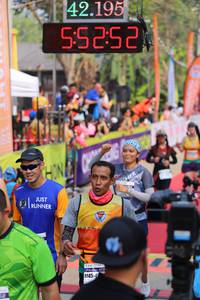 BIB: 42195, 55252
                            <button type="button" onclick="openModal(9153854)" class="btn btn-primary btn-sm float-right btn-popup" data-toggle="modal" data-target=".modal-high-quality">
                        <i class="fas fa-shopping-cart"></i> Add to Cart
                    </button>
                                            <button type="button" onclick="isThisMe(9153854, true)" class="btn btn-success btn-sm float-right btn-popup btn-isme hidden" data-toggle="tooltip" data-placement="bottom" title="นี่คือรูปของคุณใช่ไหม คลิกที่นี่เพื่อเอาเข้าอัลบั้ม">
                        <i class="fas fa-plus"></i> Add to album
                    </button>
                    <button type="button" onclick="isThisMe(9153854, false)" class="btn btn-warning btn-sm float-right btn-popup btn-isnotme hidden">
                        <i class="fas fa-ban"></i> Remove from album
                    </button>