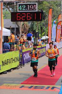 BIB: 42195, 6261
                            <button type="button" onclick="openModal(9439492)" class="btn btn-primary btn-sm float-right btn-popup" data-toggle="modal" data-target=".modal-high-quality">
                        <i class="fas fa-shopping-cart"></i> Add to Cart
                    </button>
                                            <button type="button" onclick="isThisMe(9439492, true)" class="btn btn-success btn-sm float-right btn-popup btn-isme hidden" data-toggle="tooltip" data-placement="bottom" title="นี่คือรูปของคุณใช่ไหม คลิกที่นี่เพื่อเอาเข้าอัลบั้ม">
                        <i class="fas fa-plus"></i> Add to album
                    </button>
                    <button type="button" onclick="isThisMe(9439492, false)" class="btn btn-warning btn-sm float-right btn-popup btn-isnotme hidden">
                        <i class="fas fa-ban"></i> Remove from album
                    </button>