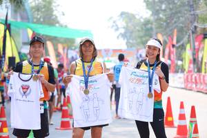 BIB: 42195
                            <button type="button" onclick="openModal(9514838)" class="btn btn-primary btn-sm float-right btn-popup" data-toggle="modal" data-target=".modal-high-quality">
                        <i class="fas fa-shopping-cart"></i> Add to Cart
                    </button>
                                            <button type="button" onclick="isThisMe(9514838, true)" class="btn btn-success btn-sm float-right btn-popup btn-isme hidden" data-toggle="tooltip" data-placement="bottom" title="นี่คือรูปของคุณใช่ไหม คลิกที่นี่เพื่อเอาเข้าอัลบั้ม">
                        <i class="fas fa-plus"></i> Add to album
                    </button>
                    <button type="button" onclick="isThisMe(9514838, false)" class="btn btn-warning btn-sm float-right btn-popup btn-isnotme hidden">
                        <i class="fas fa-ban"></i> Remove from album
                    </button>