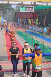 BIB: 42195, 65828, 46335, 419
                            <button type="button" onclick="openModal(9514039)" class="btn btn-primary btn-sm float-right btn-popup" data-toggle="modal" data-target=".modal-high-quality">
                        <i class="fas fa-shopping-cart"></i> Add to Cart
                    </button>
                                            <button type="button" onclick="isThisMe(9514039, true)" class="btn btn-success btn-sm float-right btn-popup btn-isme hidden" data-toggle="tooltip" data-placement="bottom" title="นี่คือรูปของคุณใช่ไหม คลิกที่นี่เพื่อเอาเข้าอัลบั้ม">
                        <i class="fas fa-plus"></i> Add to album
                    </button>
                    <button type="button" onclick="isThisMe(9514039, false)" class="btn btn-warning btn-sm float-right btn-popup btn-isnotme hidden">
                        <i class="fas fa-ban"></i> Remove from album
                    </button>