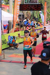 BIB: 42195, 55423, 411
                            <button type="button" onclick="openModal(9154873)" class="btn btn-primary btn-sm float-right btn-popup" data-toggle="modal" data-target=".modal-high-quality">
                        <i class="fas fa-shopping-cart"></i> Add to Cart
                    </button>
                                            <button type="button" onclick="isThisMe(9154873, true)" class="btn btn-success btn-sm float-right btn-popup btn-isme hidden" data-toggle="tooltip" data-placement="bottom" title="นี่คือรูปของคุณใช่ไหม คลิกที่นี่เพื่อเอาเข้าอัลบั้ม">
                        <i class="fas fa-plus"></i> Add to album
                    </button>
                    <button type="button" onclick="isThisMe(9154873, false)" class="btn btn-warning btn-sm float-right btn-popup btn-isnotme hidden">
                        <i class="fas fa-ban"></i> Remove from album
                    </button>