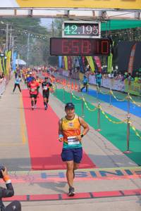 BIB: 42195, 658
                            <button type="button" onclick="openModal(9513998)" class="btn btn-primary btn-sm float-right btn-popup" data-toggle="modal" data-target=".modal-high-quality">
                        <i class="fas fa-shopping-cart"></i> Add to Cart
                    </button>
                                            <button type="button" onclick="isThisMe(9513998, true)" class="btn btn-success btn-sm float-right btn-popup btn-isme hidden" data-toggle="tooltip" data-placement="bottom" title="นี่คือรูปของคุณใช่ไหม คลิกที่นี่เพื่อเอาเข้าอัลบั้ม">
                        <i class="fas fa-plus"></i> Add to album
                    </button>
                    <button type="button" onclick="isThisMe(9513998, false)" class="btn btn-warning btn-sm float-right btn-popup btn-isnotme hidden">
                        <i class="fas fa-ban"></i> Remove from album
                    </button>