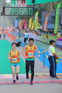 BIB: 211, 35550, 25382
                            <button type="button" onclick="openModal(9133713)" class="btn btn-primary btn-sm float-right btn-popup" data-toggle="modal" data-target=".modal-high-quality">
                        <i class="fas fa-shopping-cart"></i> Add to Cart
                    </button>
                                            <button type="button" onclick="isThisMe(9133713, true)" class="btn btn-success btn-sm float-right btn-popup btn-isme hidden" data-toggle="tooltip" data-placement="bottom" title="นี่คือรูปของคุณใช่ไหม คลิกที่นี่เพื่อเอาเข้าอัลบั้ม">
                        <i class="fas fa-plus"></i> Add to album
                    </button>
                    <button type="button" onclick="isThisMe(9133713, false)" class="btn btn-warning btn-sm float-right btn-popup btn-isnotme hidden">
                        <i class="fas fa-ban"></i> Remove from album
                    </button>